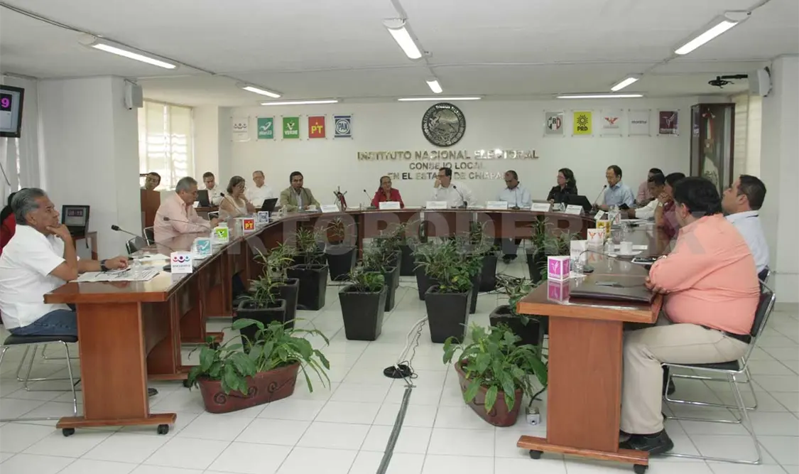 Chocan versiones por plagio de capacitadores