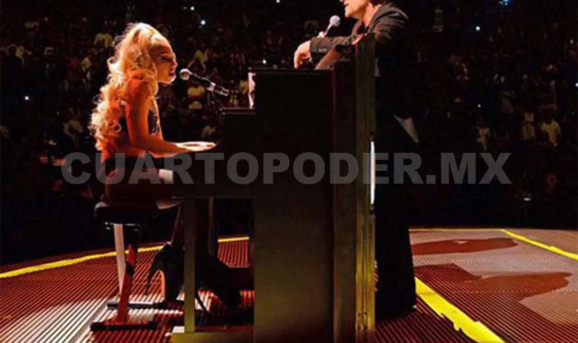 Lady Gaga canta con U2