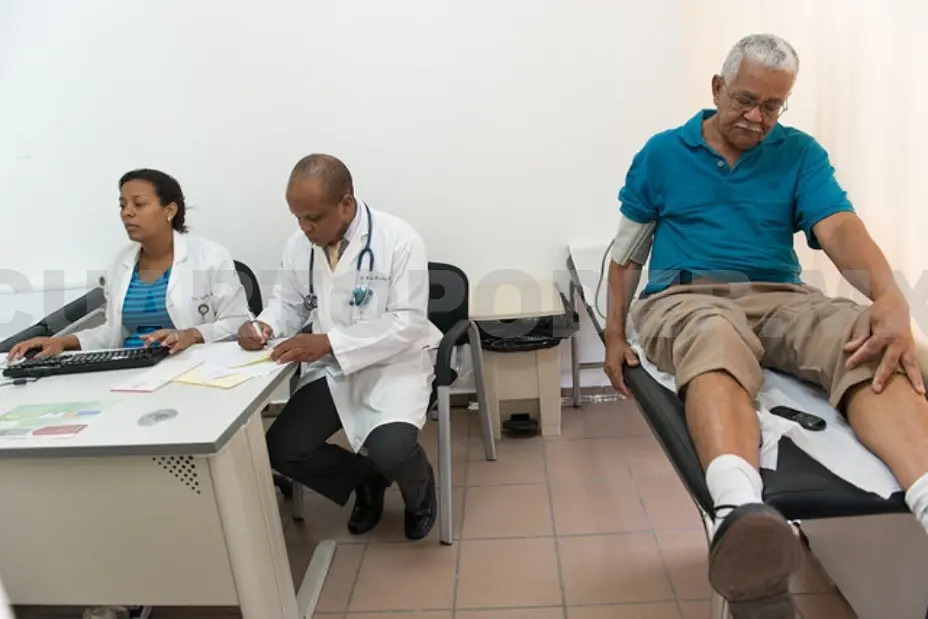Remedios caseros o automedicarse contra la chikungunya podría generar efectos secundarios a la salud * CP.