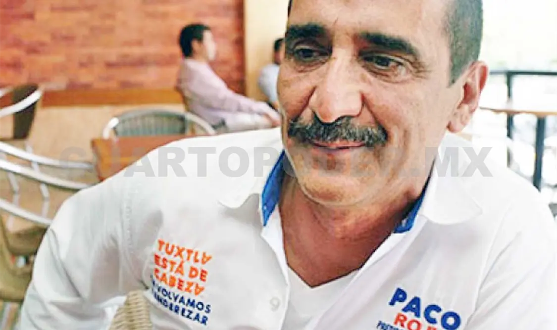 Videos de Paco Rojas lo evidencian aceptando dinero