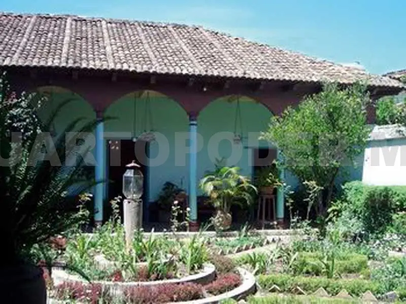 El jardín y la fuente que ese encontraban en el patio del museo no formaban parte de los elementos originales. Cortesía.