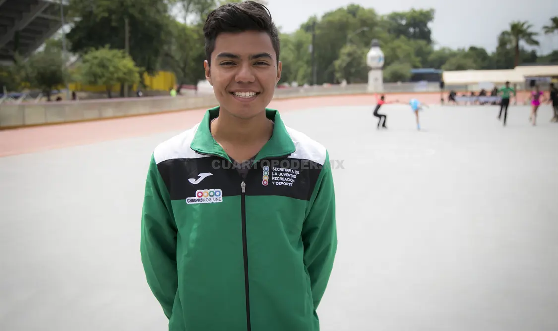 El patinador chiapaneco acudió a este evento en compañía de su mentor y entrenador, José Manuel Gómez. Cortesía
