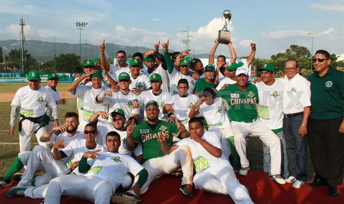 El momento cumbre fue la celebración de Guacamayas con el trofeo de campeón 2015.