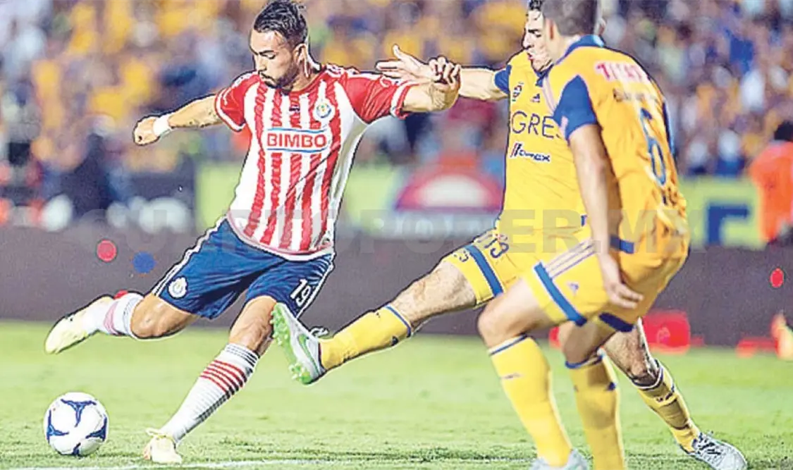 Chivas rescata empate de 2-2 en su visita a Tigres
