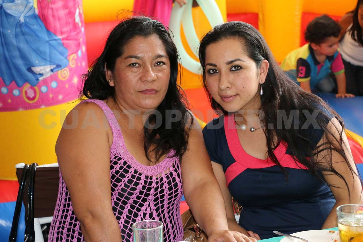 Brenda en espera de un lindo bebé