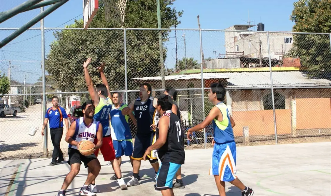 Dream Team vence a Jaguares en duelo intenso