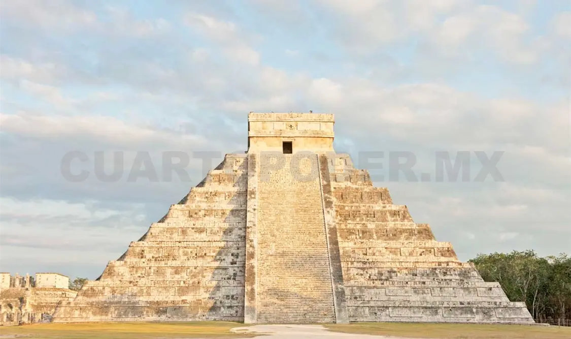 Descubren cenote abajo de Pirámide de Kukulkán
