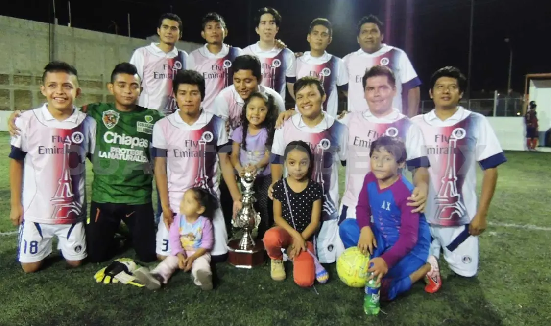 El conjunto de Deportivo Sky se proclamó campeón del Torneo Dominical de Futbol Siete. CP
