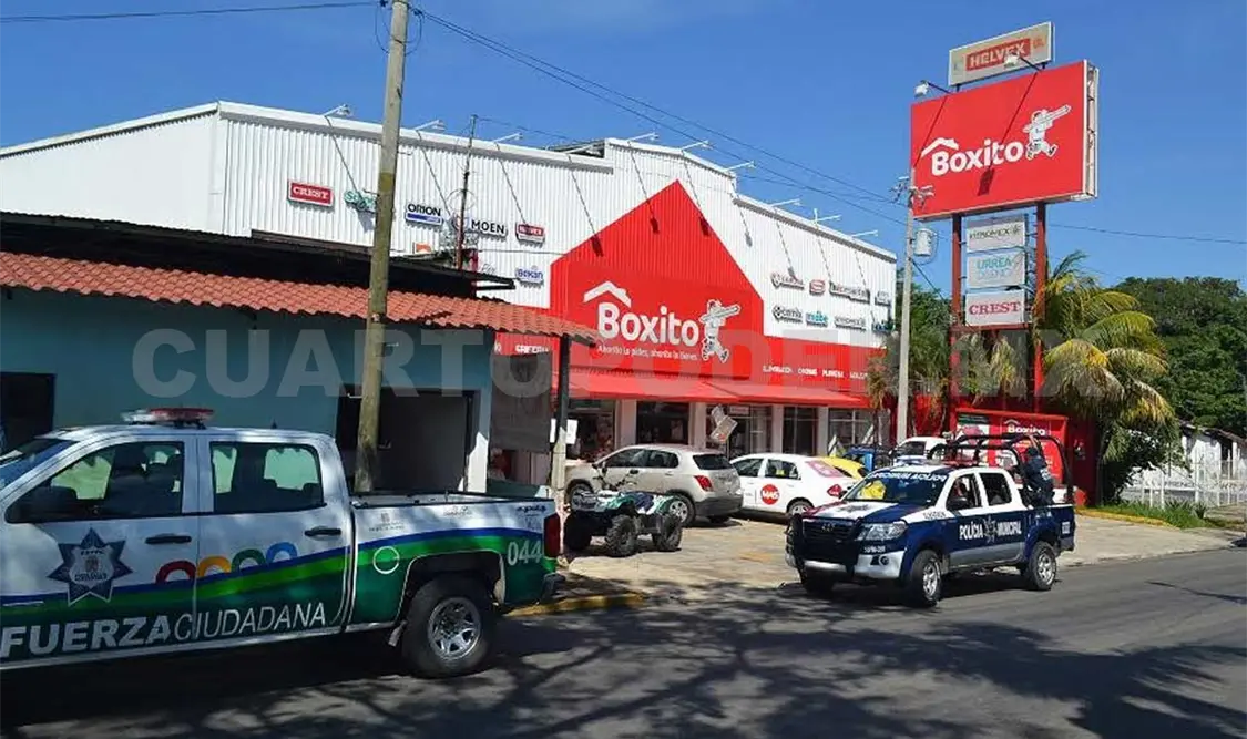 Atracan dos tiendas en Tapachula