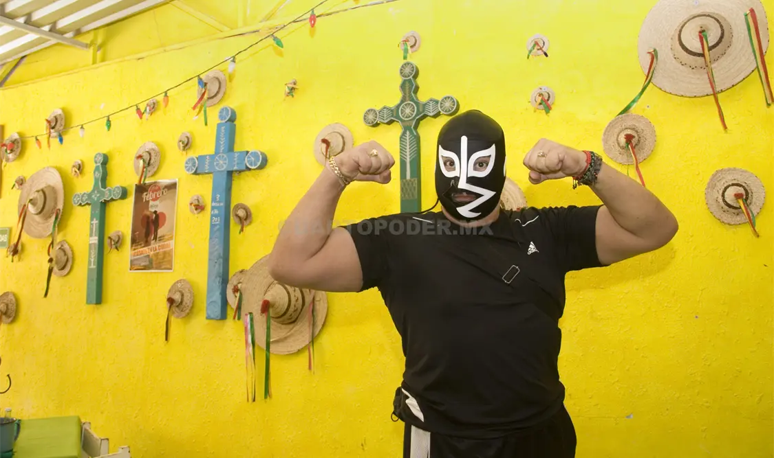 Una de las estrellas que se presentó en San Roque, fue Rayo de Jalisco Jr, quien está por cumplir 40 años como gladiador. Foto de Guillermo Ramo / CP