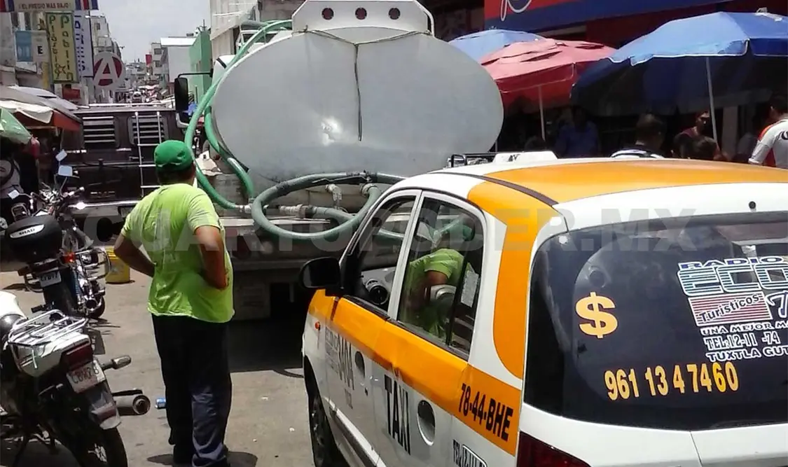 Camiones provocan bloqueos en zona Centro