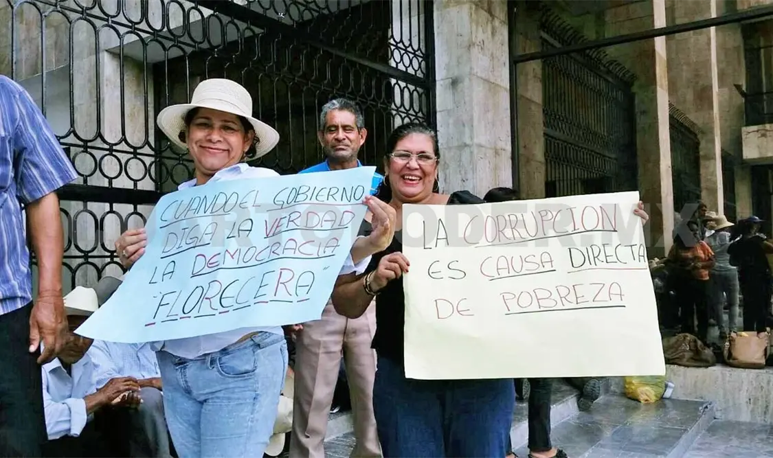 Mantienen protesta por elección en Chiapa