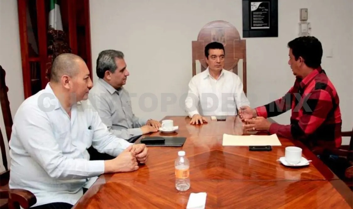 Un total de 100 horas son las que se impartieron al personal. CP