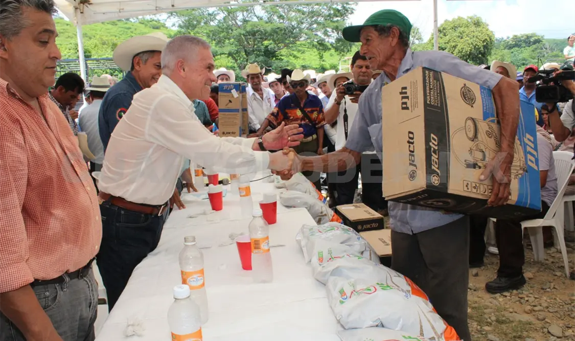 Ganaderos reconocen el apoyo de MVC