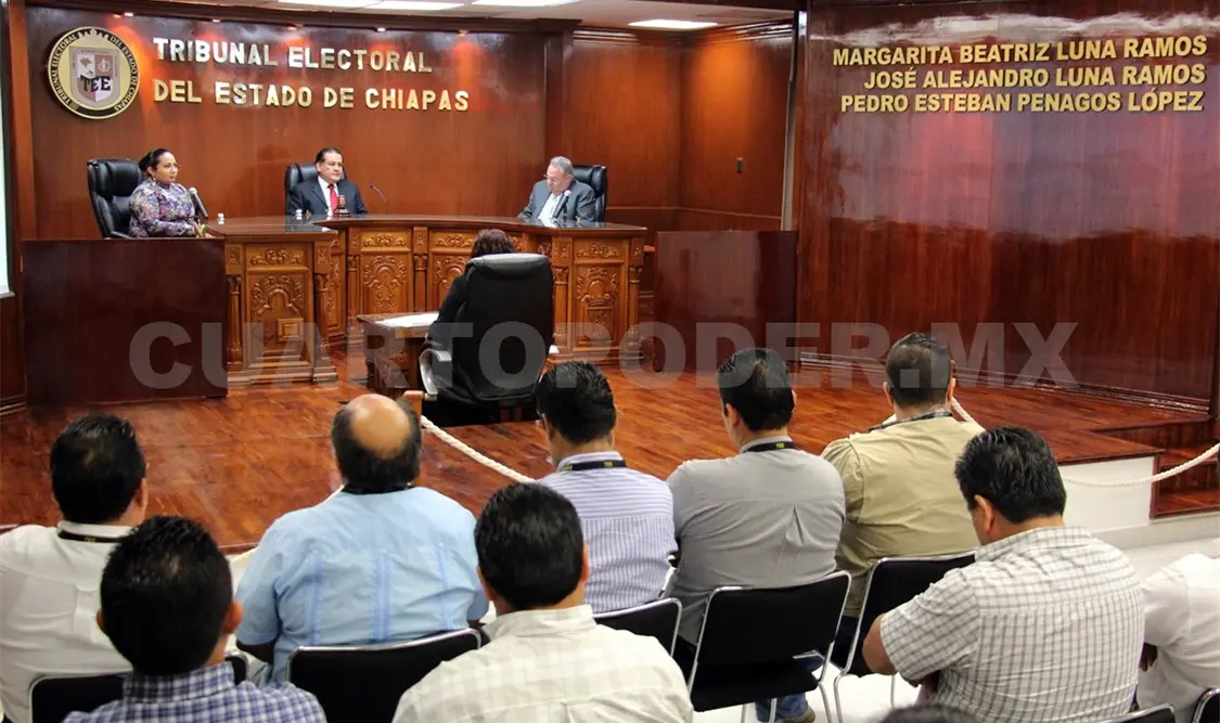 Magistrados en reunión dieron a conocer el fallo en favor de Castellanos. CP