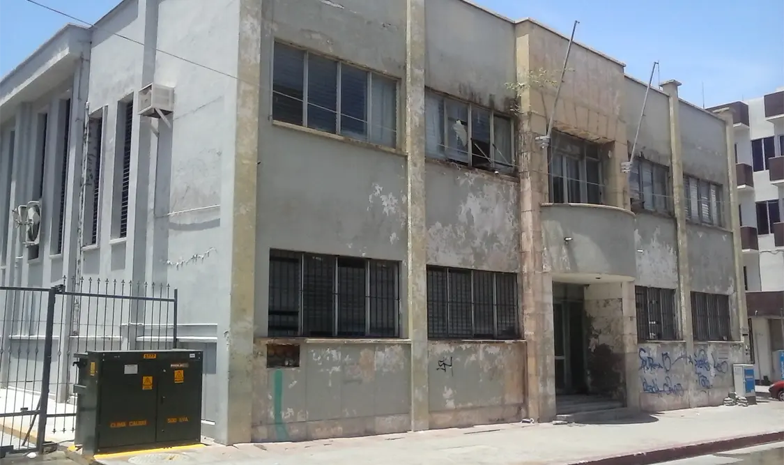 Autoridades del Coneculta mantienen en el olvido este Centro Social Francisco I Madero en el centro tuxtleco. Sergio Granda, CP