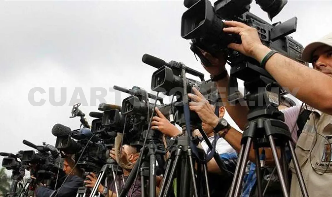 Fomenta magistrado relación con periodistas