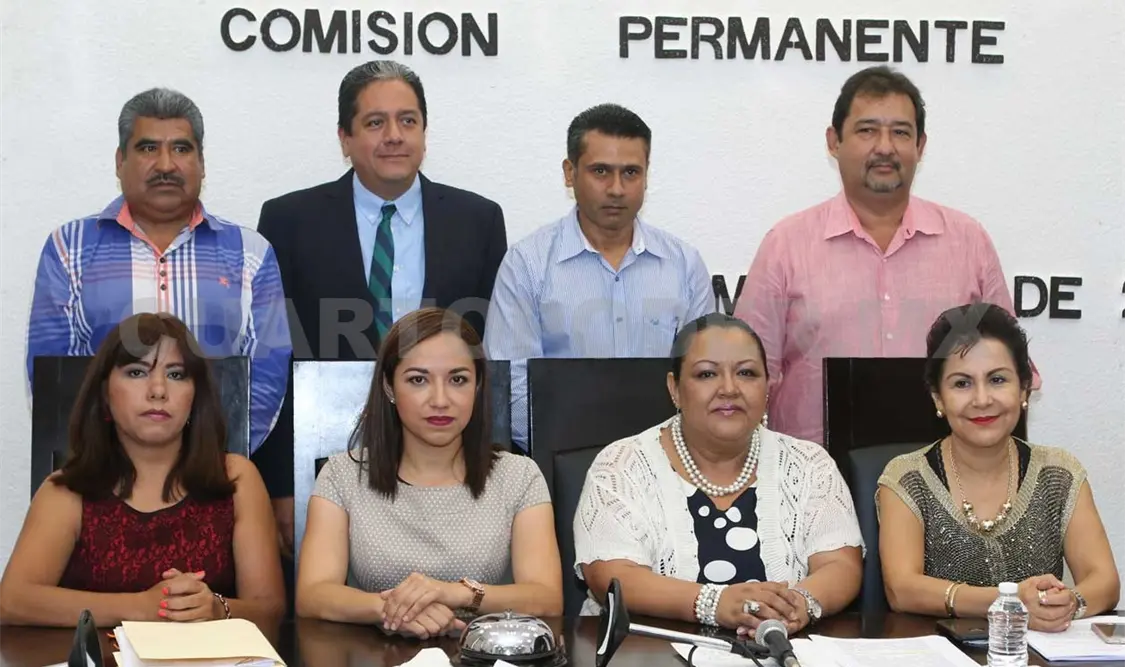 Comisión Permanente toma protesta a diputados