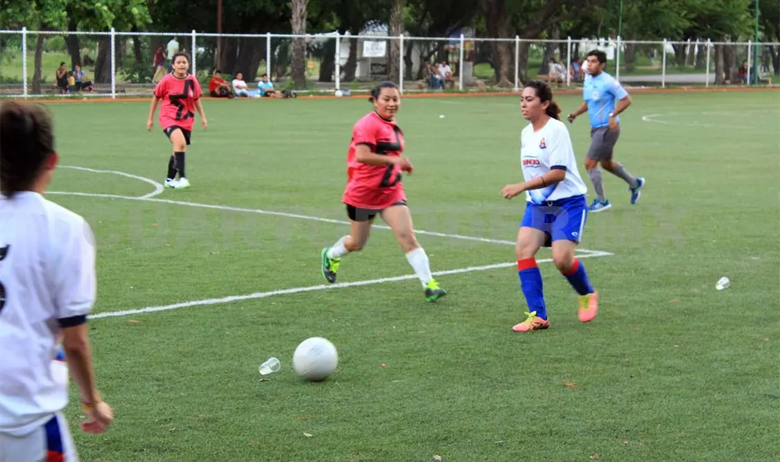 Invitan al octavo torneo femenil
