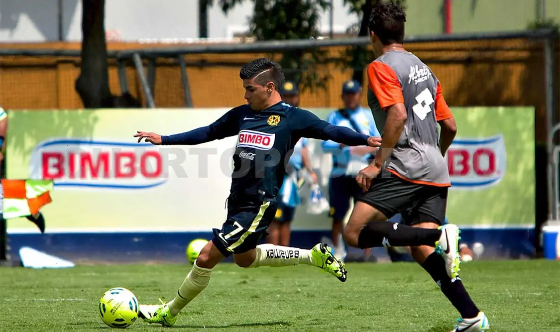 América mantiene ritmo con triunfo