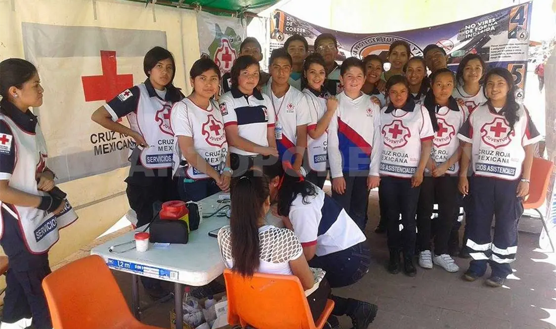 Jóvenes que conforman el Grupo Juventud de Cruz Roja Mexicana, Delegación SCLC. Cortesía
