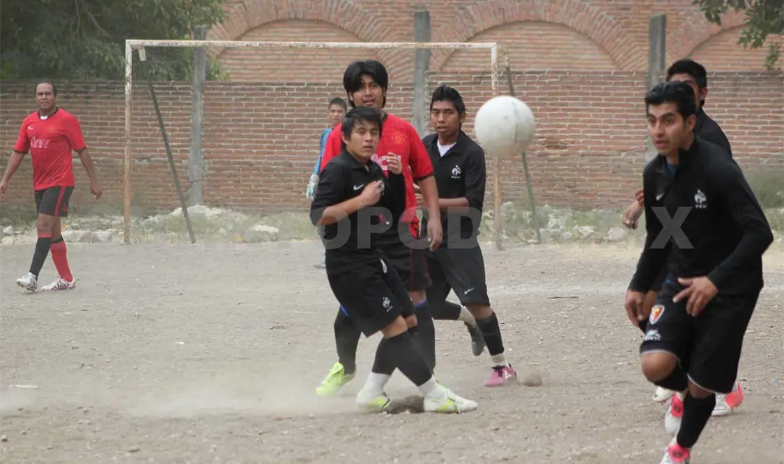 Los punteros del presente torneo solo tienen en mente este día poder sumar los tres puntos. Archivo
