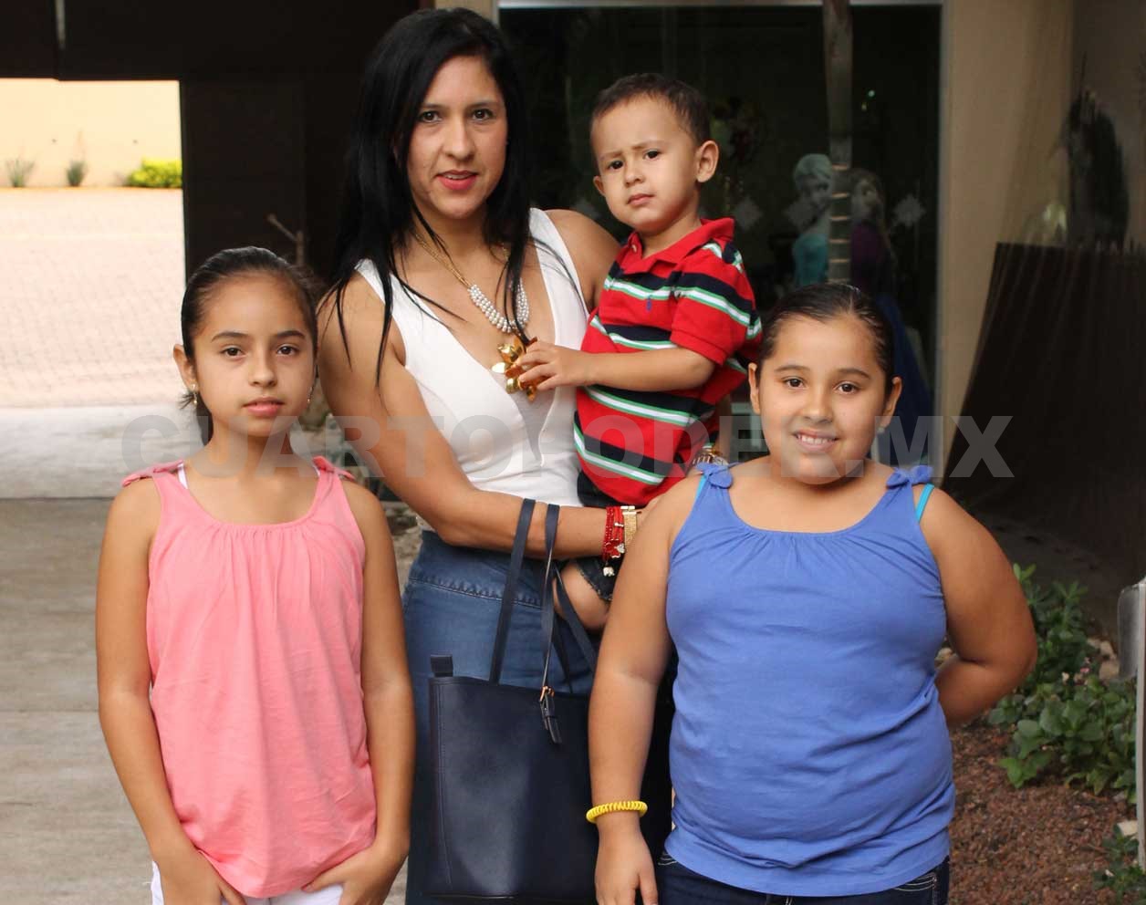 Divertida fiesta para Ana Sofía