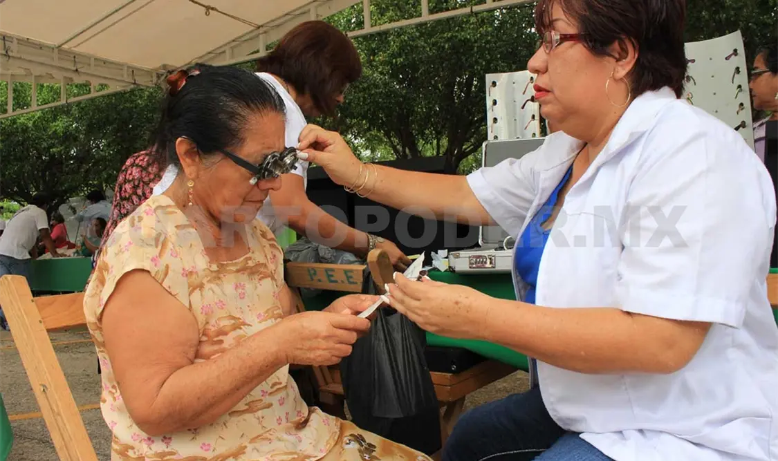 Mejoran la salud visual de adultos mayores