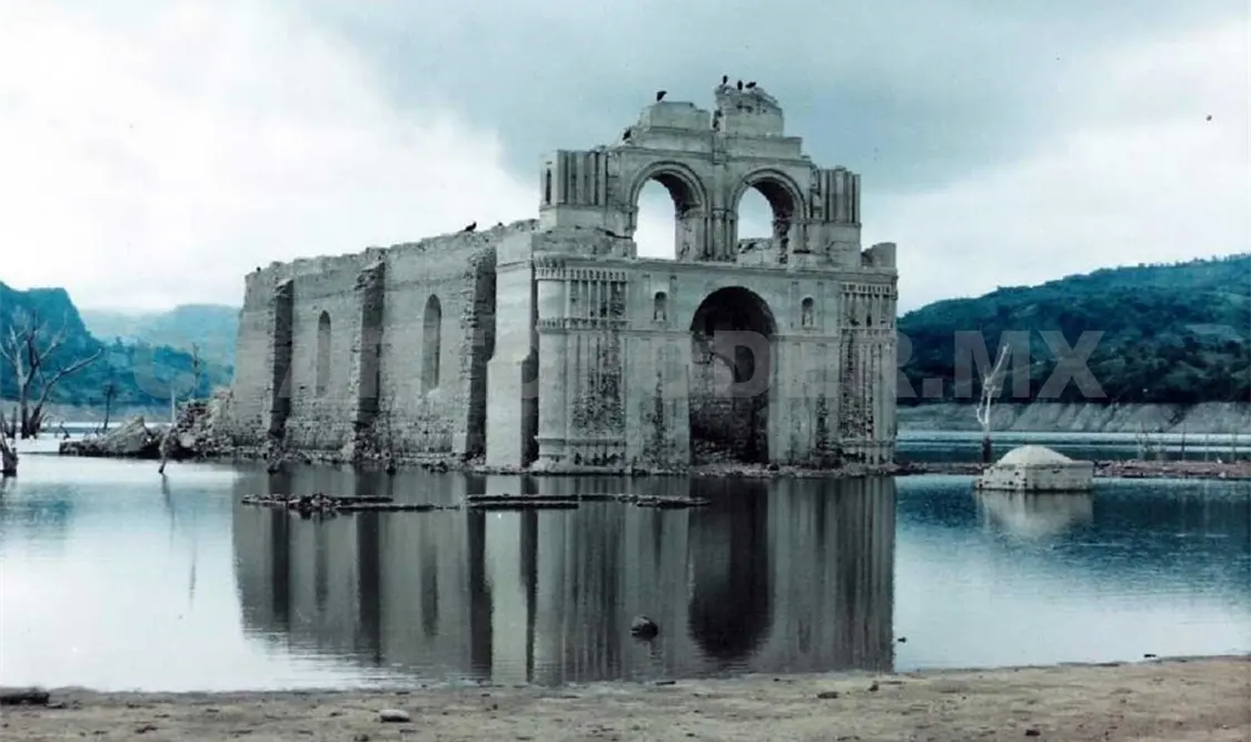Resurgen ruinas de iglesia