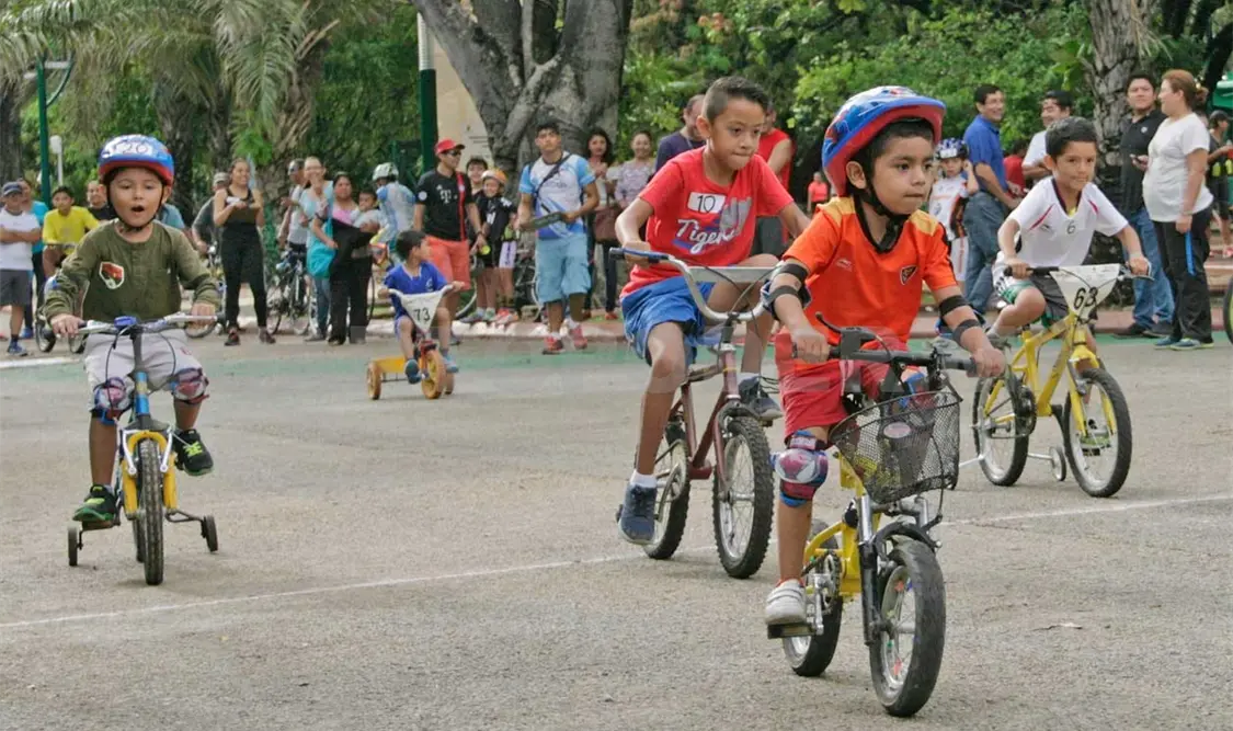 Exitosa Carrera Ciclista Infantil