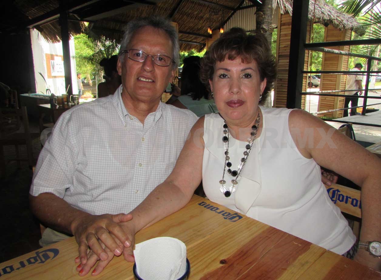 Restaurante-bar abre sus puertas