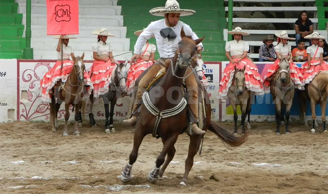 San Rafael da el grito patrio en Cintalapa