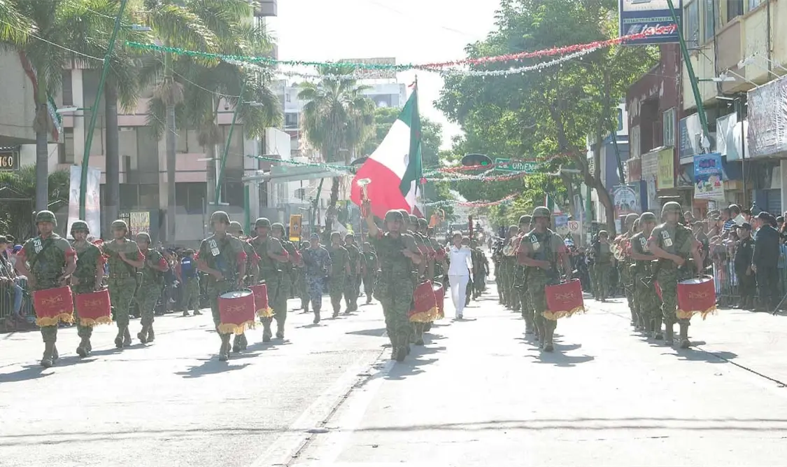 Desfile cívico militar en Tuxtla Gutiérrez