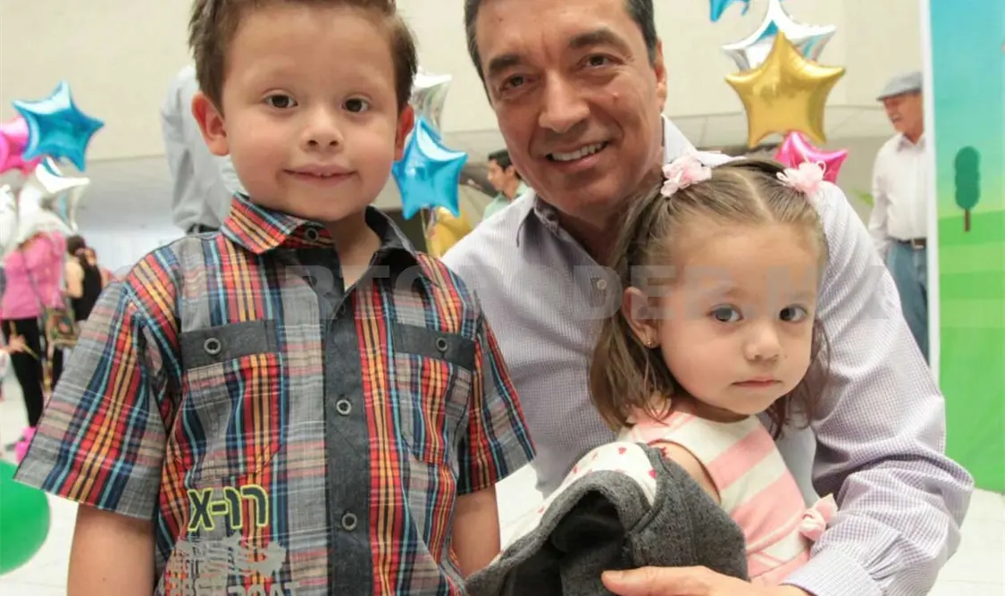 El presidente Rutilio Escandón señaló la importancia de contribuir a la formación educativa de los menores de edad. CP