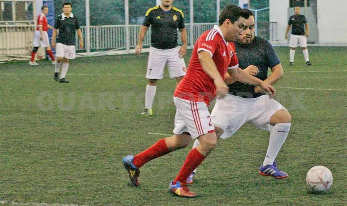 Con este duelo se abrieron las acciones de la sexta fecha de la Tercera División del Futbol 7. Guillermo Ramos / CP
