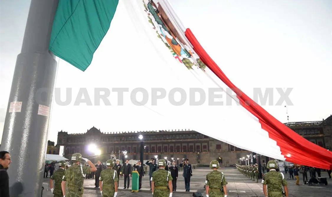 Encabeza EPN Izamiento de Bandera por víctimas