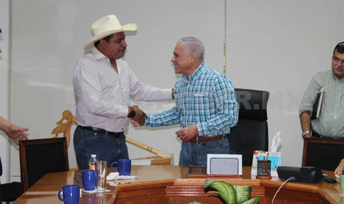 Coordinan acciones en favor de campesinos