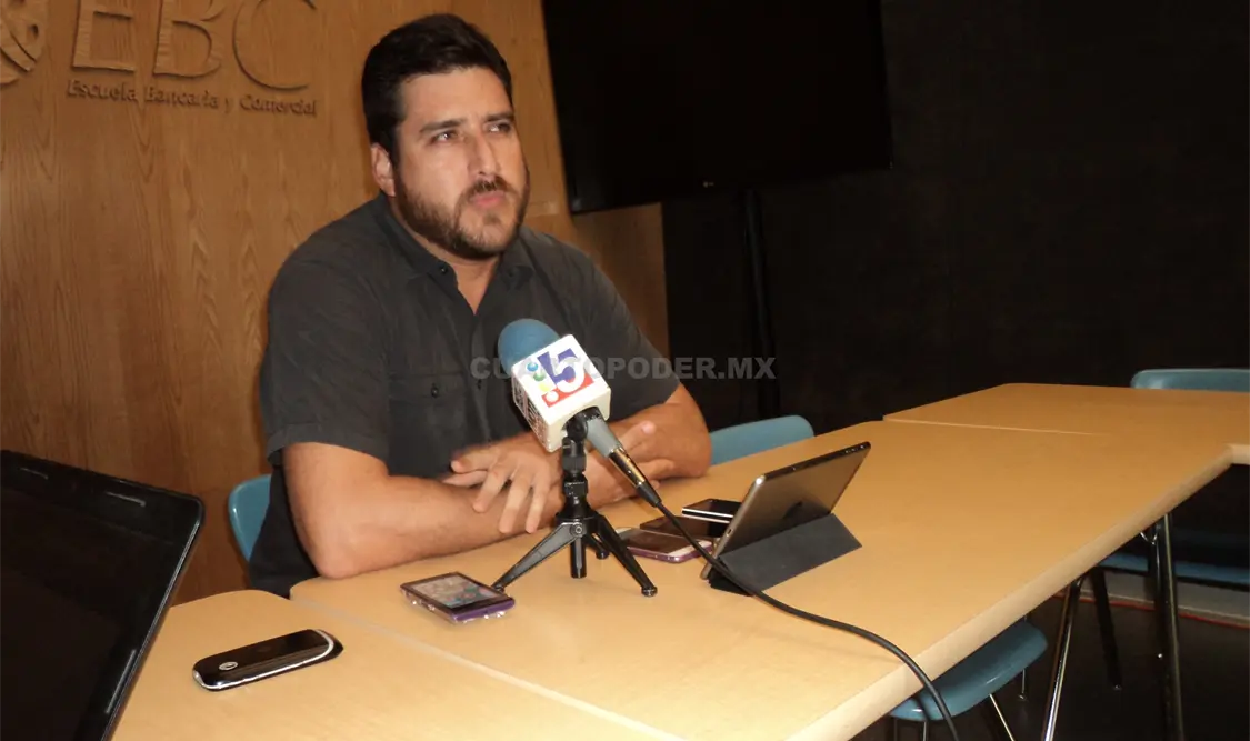 Adolfo Palacios Román es especialista en el sector industrial, con amplia experiencia en dicho campo y hoy investigador. Guillermo Ramos / CP.