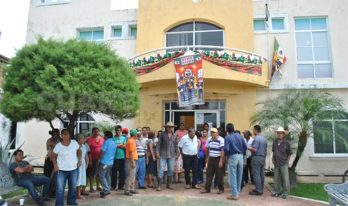 Empleados toman presidencia de Metapa