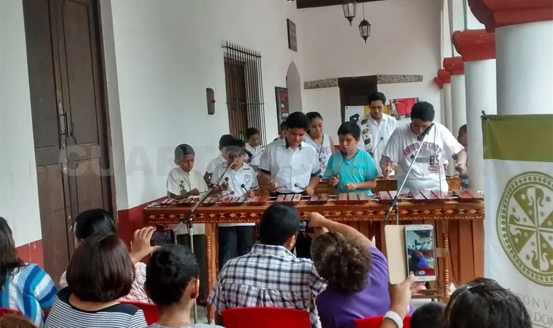 El grupo infantil tocando unas piezas en Chiapa de Corzo. Cortesía