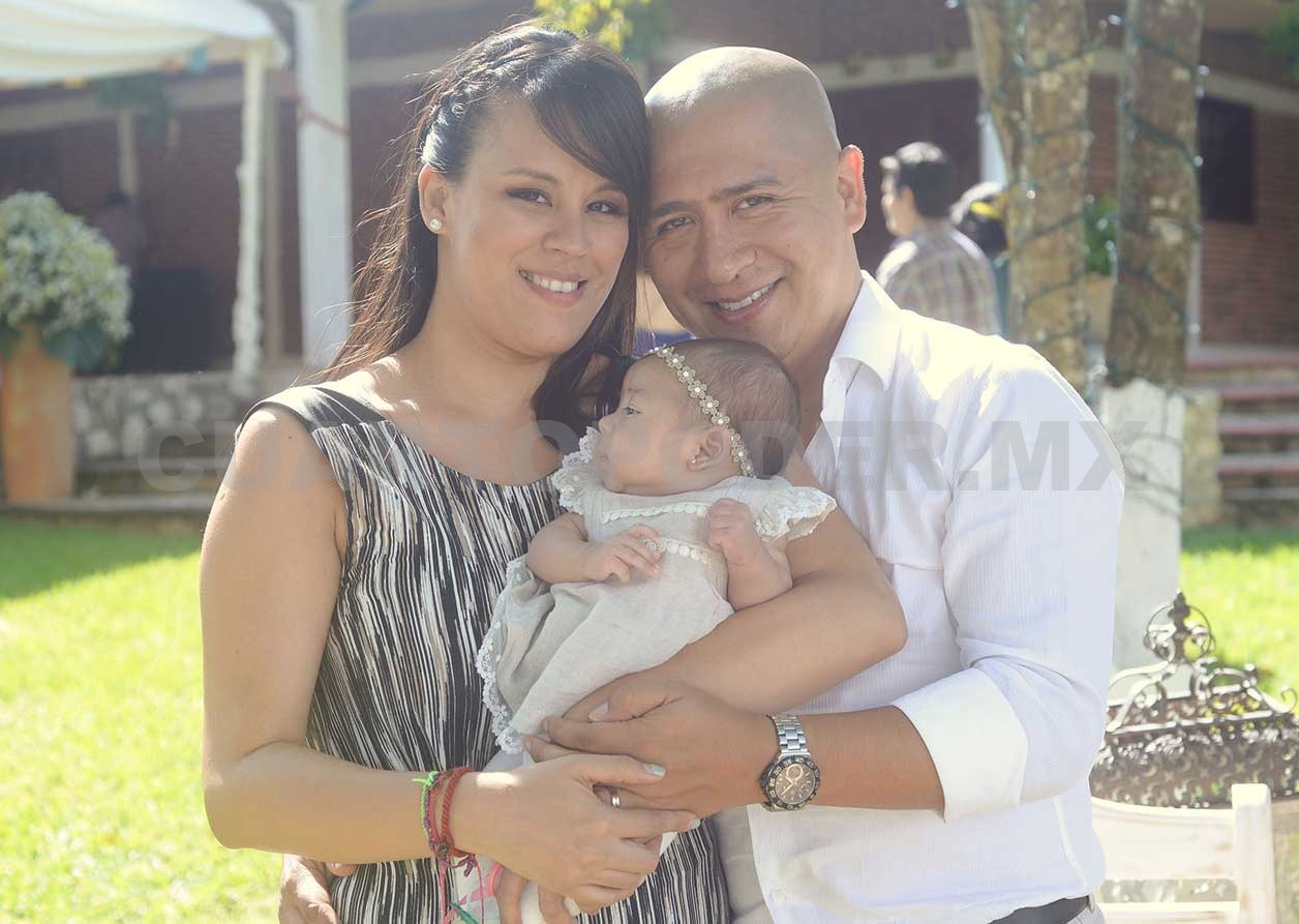Carlos Adrián recibió el bautismo