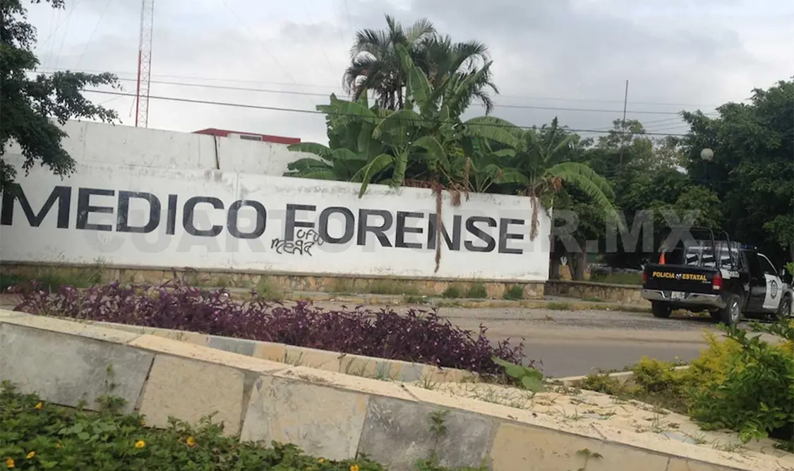 El cuerpo del policía Albert Hernández Clemente, asesinado de manera cobarde por indígenas tsotsiles, fue trasladado al Semefo de Tuxtla Gutiérrez. Amir Hernández / CP