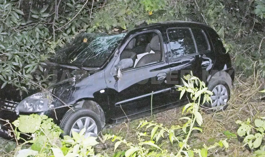 Mecánico vuelca auto que probaba