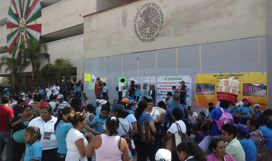 Padres de familia, directivos y alumnos buscan gestionar más de 12 millones de pesos para reconstruir su escuela. Sergio Granda / CP.