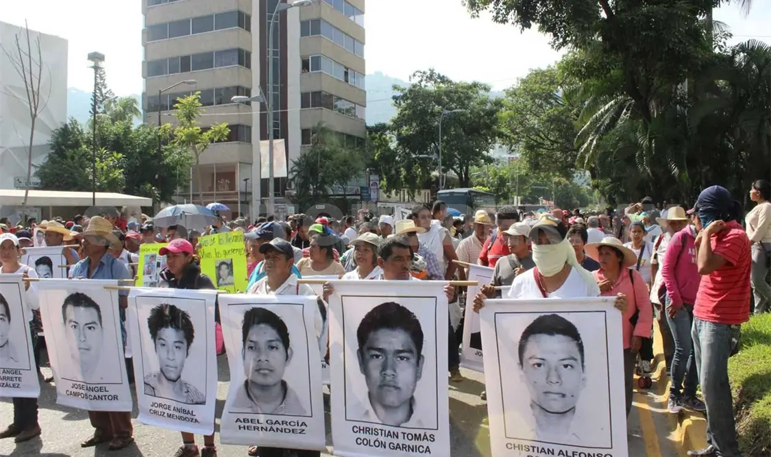 Ofrecen recompensa en caso Ayotzinapa