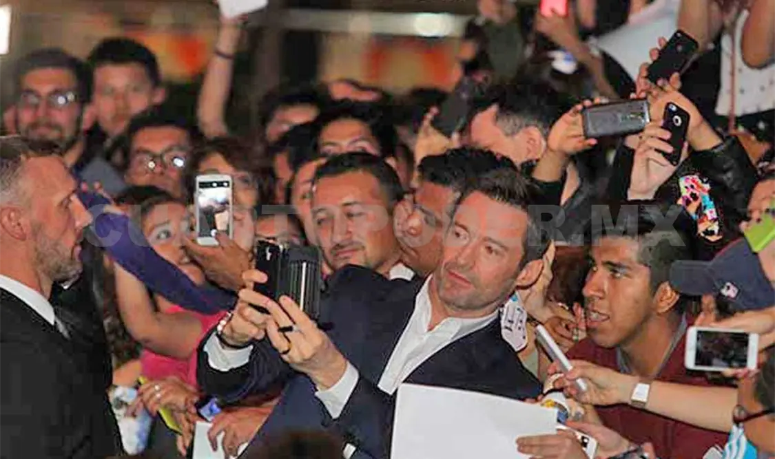 Hugh Jackman convive con fans mexicanos