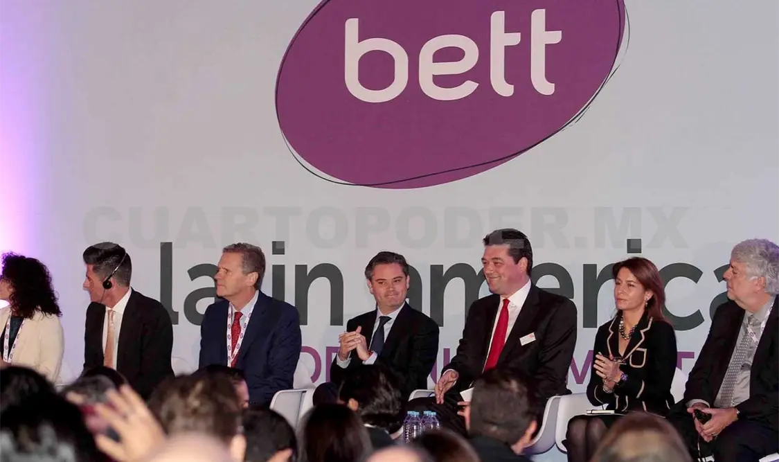 Reforma es en su beneficio, dice SEP a maestros