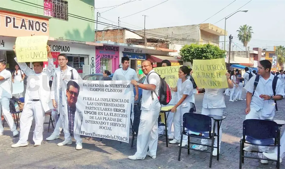 Estudiantes de Medicina se manifiestan