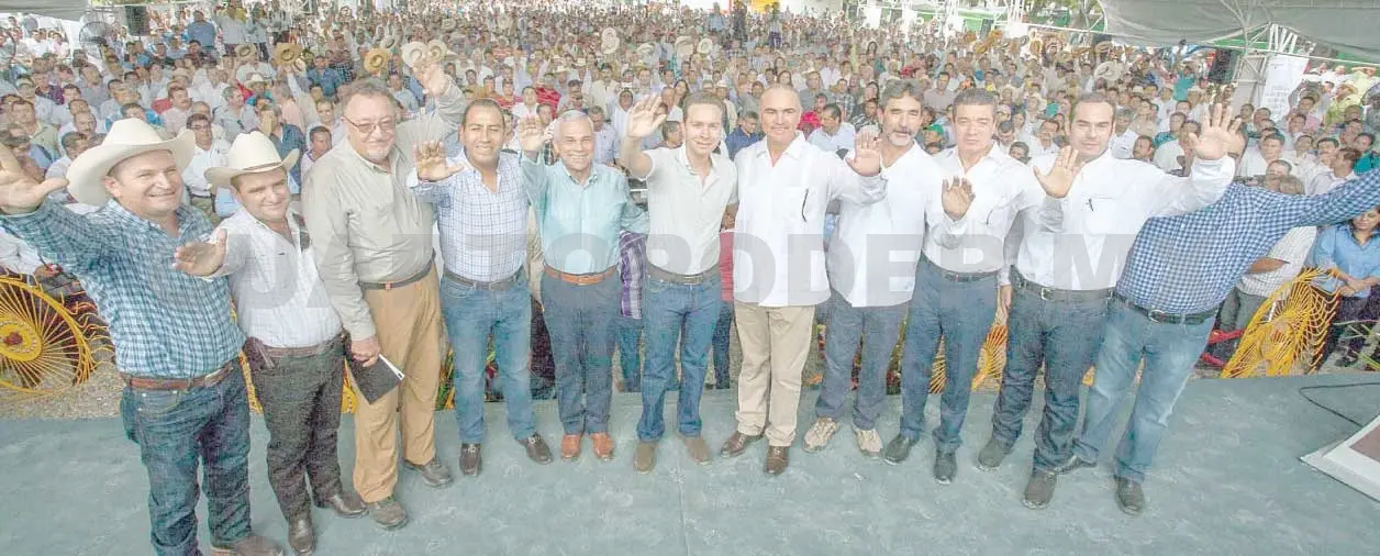 Sagarpa y Gobierno entregan apoyos a ganaderos