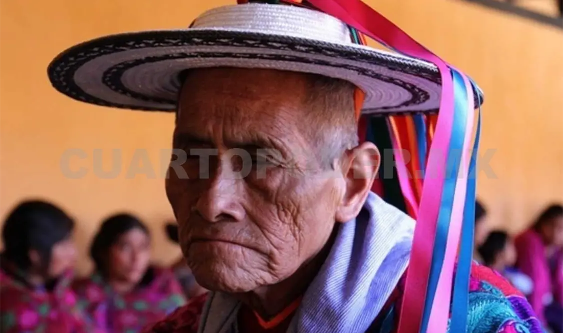 Persona nativa de Zinacantán, Chiapa. Foto Agencias